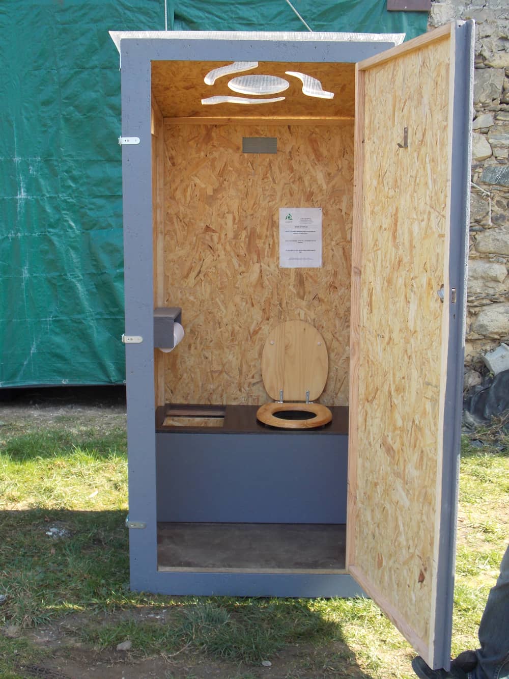 Toilettes sèches intérieur
